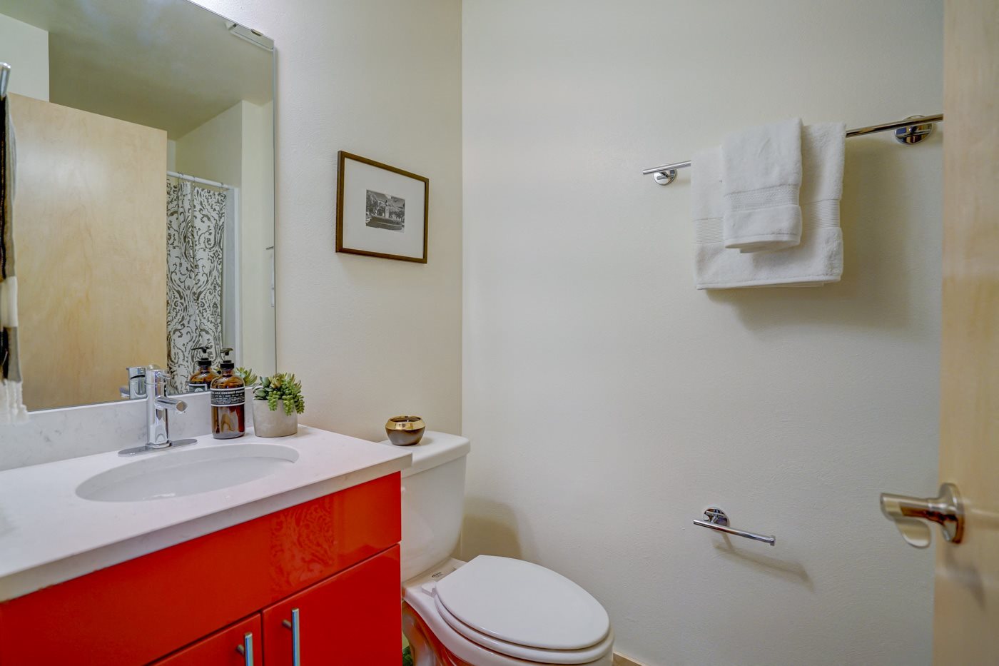 Gallery Photo 16